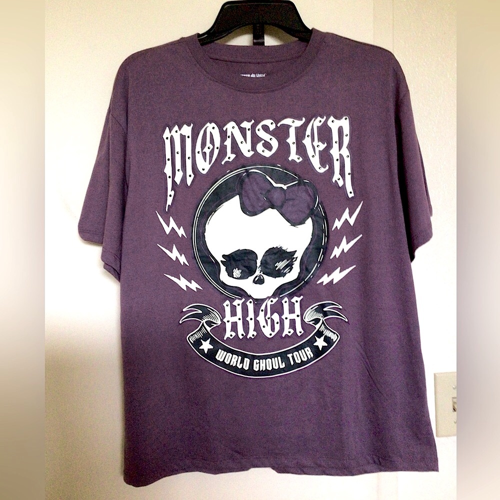 NWOT Monster High World Ghoul Tour Graphic Tee
